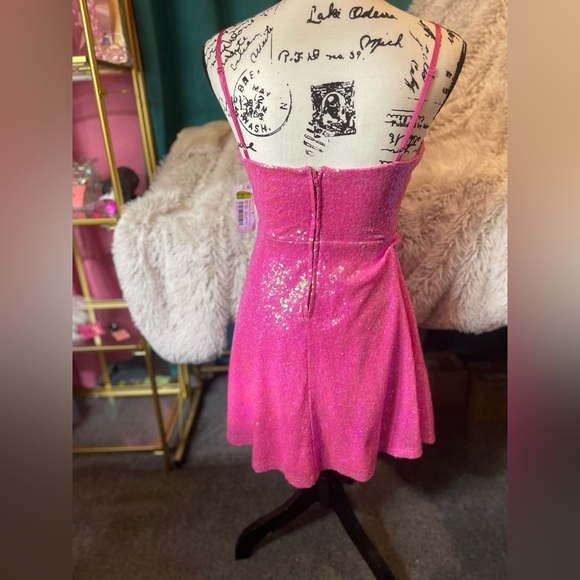 NWT! Sz 5 Bright Pink Sequin Prom/Homecoming Dress - Picture 9 of 12